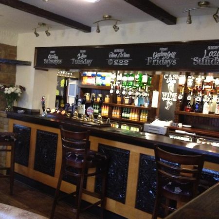 Отель The White Swan Escrick Экстерьер фото
