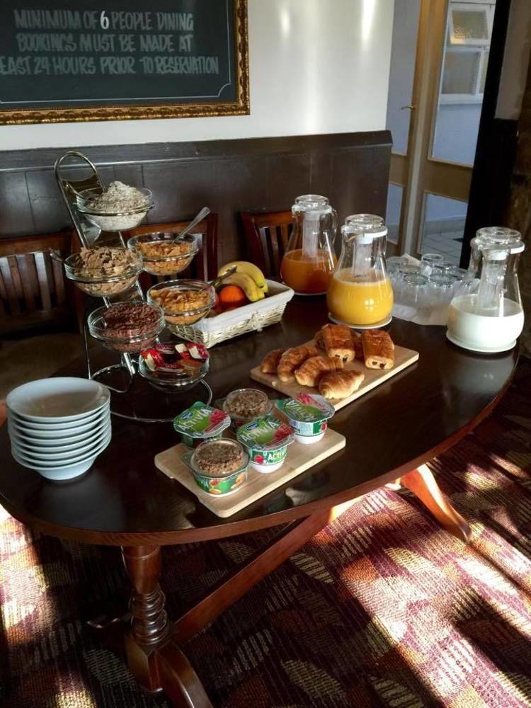 Отель The White Swan Escrick Экстерьер фото