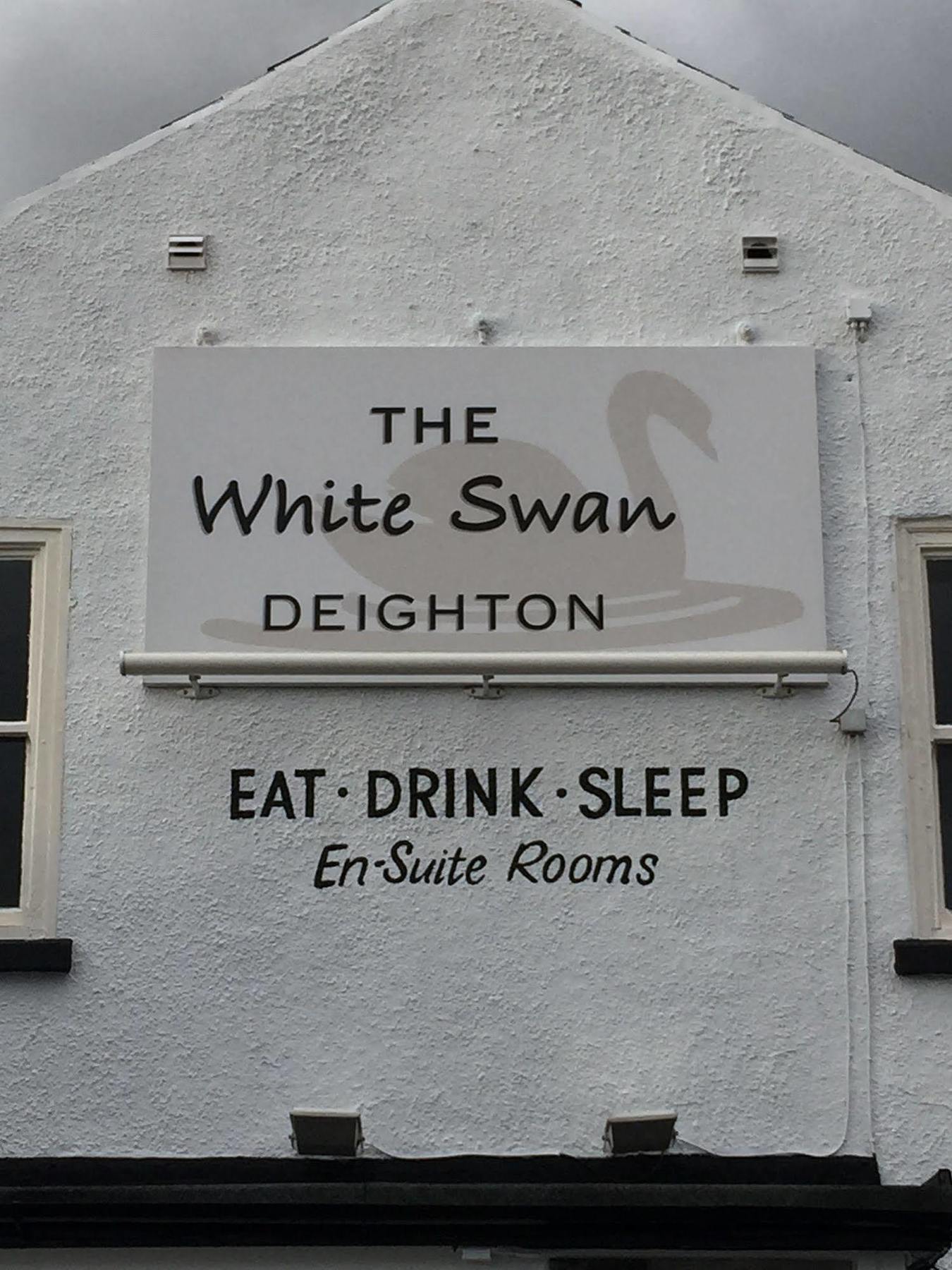 Отель The White Swan Escrick Экстерьер фото